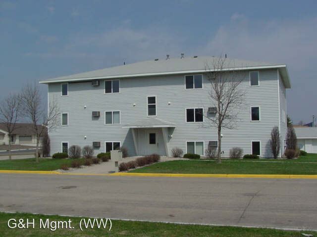 488 N Welco Dr in Montgomery, MN - Building Photo