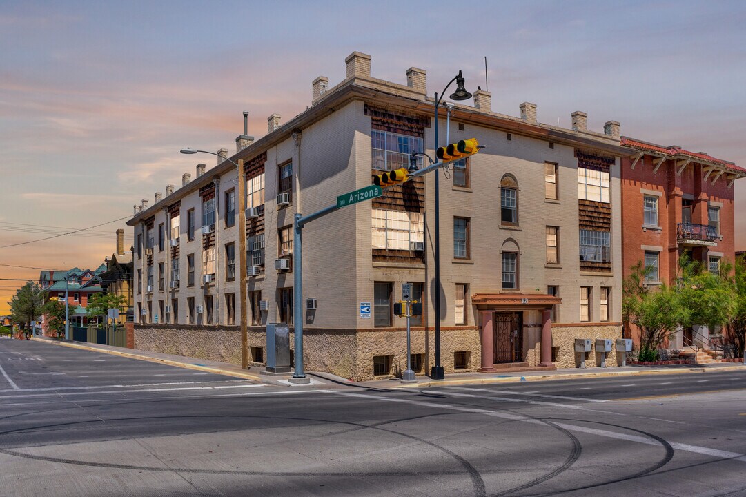 1024 N Oregon St in El Paso, TX - Building Photo