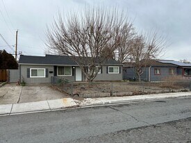 1260 Plymouth Wy in Sparks, NV - Building Photo