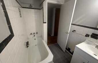 596 Lowell Ave in Cincinnati, OH - Building Photo - Building Photo