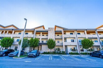 8045 NW 104th Ave in Doral, FL - Building Photo - Building Photo