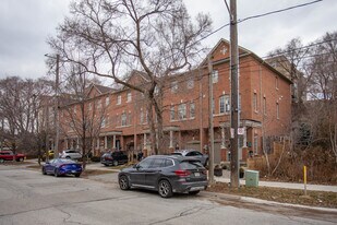 44 Bell Manor Dr in Toronto, ON - Building Photo