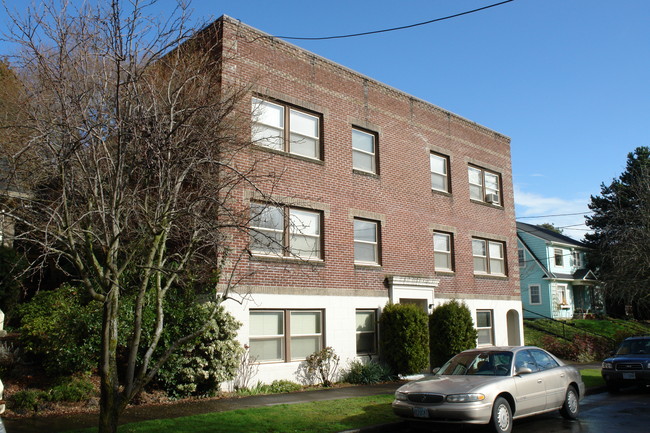 2455 NW Quimby St in Portland, OR - Building Photo - Building Photo