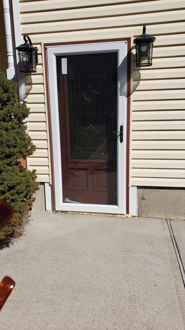 275 Dayton Ave Apartments and Nearby Manorville Apartments For Rent