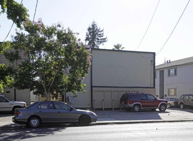 728 S 10th St in San Jose, CA - Foto de edificio - Building Photo