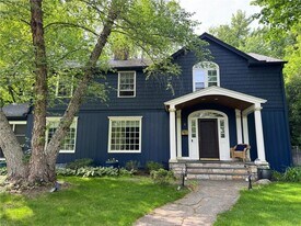 3 Edina Ct in Minneapolis, MN - Building Photo