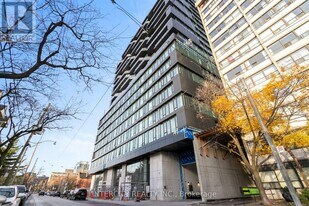 195 McCaul St in Toronto, ON - Building Photo