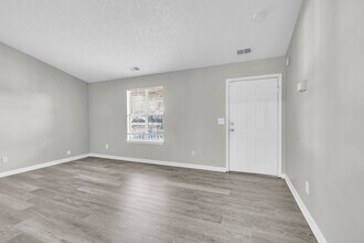 1374 Misty Ridge Ct in Hampton, GA - Building Photo - Building Photo