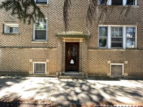 4100 W Newport Ave in Chicago, IL - Building Photo - Building Photo