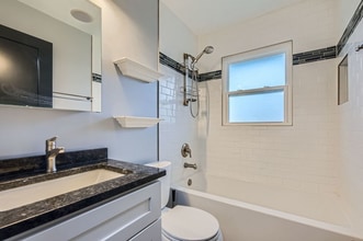 10403 Barnard Dr in Chicago Ridge, IL - Building Photo - Building Photo