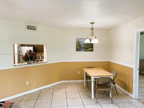 1051 Jefferson Dr, Unit 1051K in Homestead, FL - Foto de edificio - Building Photo