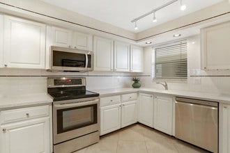 44 Yacht Club Dr-Unit -409 in North Palm Beach, FL - Building Photo - Building Photo