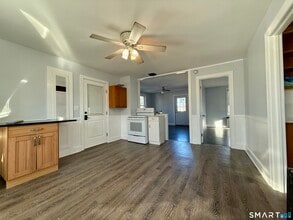 30 Russell St in Ansonia, CT - Building Photo - Building Photo