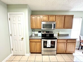 446 Chris Ln in Mary Esther, FL - Building Photo - Building Photo