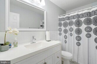 900 E Tantallon Dr in Fort Washington, MD - Building Photo - Building Photo