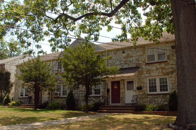 66-72 Centennial Ave in Cranford, NJ - Building Photo - Building Photo