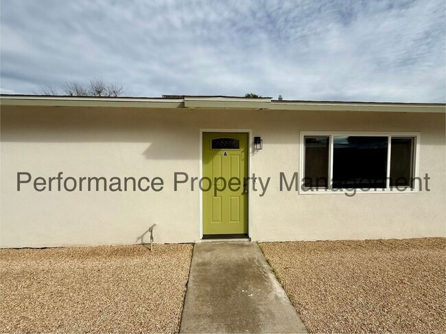 property at 3401 Squire Ln