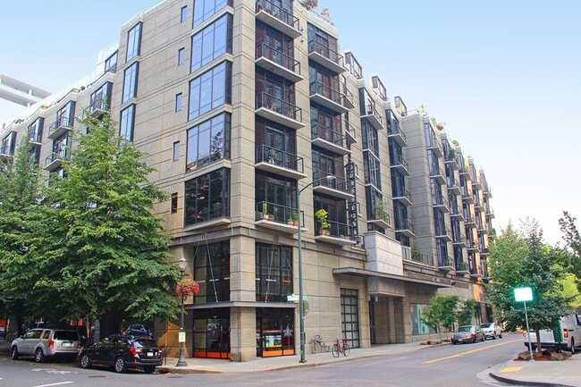 1030 NW 12th Ave in Portland, OR - Building Photo - Building Photo