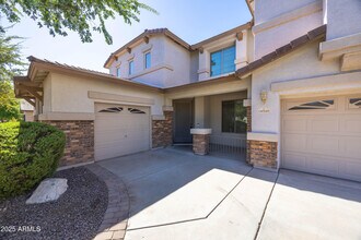 18546 E Oak Hill Ln in Queen Creek, AZ - Foto de edificio - Building Photo