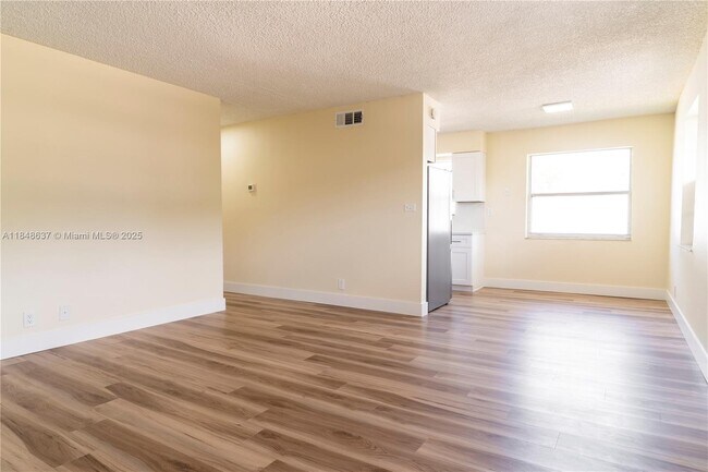7901 NW 44th Ct in Coral Springs, FL - Building Photo - Building Photo