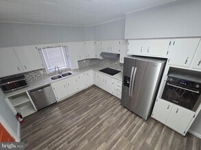 9 E Simpson St in Mechanicsburg, PA - Building Photo - Building Photo