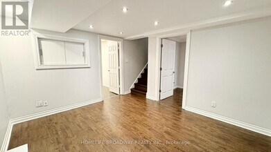 102 Orchard Hill Blvd in Markham, ON - Building Photo - Building Photo