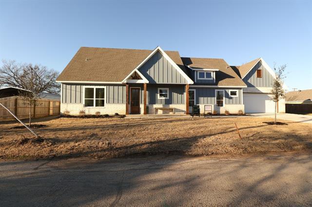 401 Peacock St in Cleburne, TX - Building Photo - Building Photo