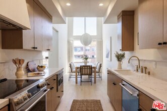 1509 Greenfield Ave in Los Angeles, CA - Building Photo - Building Photo