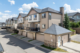 207 Kincora Ln NW in Calgary, AB - Building Photo - Building Photo