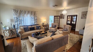 1209 Milford St in Houston, TX - Foto de edificio - Building Photo