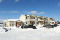 Blue Water Village in Dimondale, MI - Foto de edificio - Building Photo