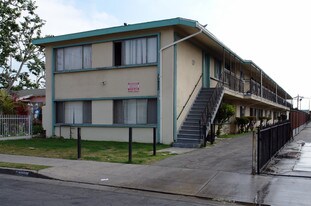 10920 S Osage Ave in Inglewood, CA - Building Photo