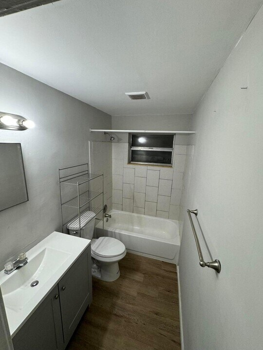 907 8th St in West Palm Beach, FL - Building Photo