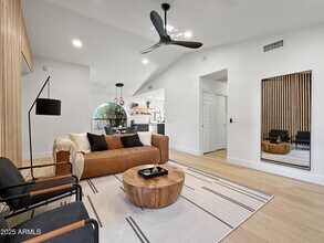 16653 N 59th St in Scottsdale, AZ - Foto de edificio - Building Photo