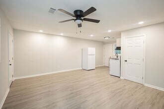 430 Bell St-Unit -A in Griffin, GA - Building Photo - Building Photo