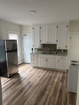 195 Holland St in Lewiston, ME - Building Photo