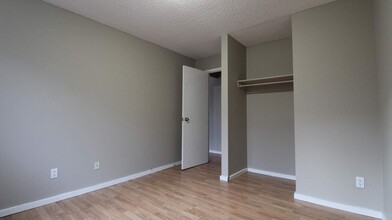 2501 Apartments in Calgary, AB - Building Photo - Building Photo