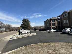 Highline Pointe Apartments in Centennial, CO - Building Photo - Building Photo