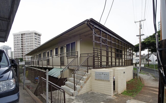 1649 Mott-Smith Dr in Honolulu, HI - Foto de edificio - Building Photo