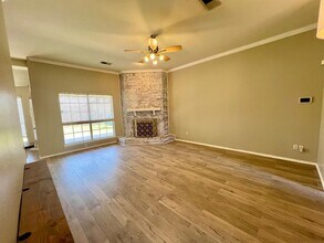 509 SW 157th St in Oklahoma City, OK - Foto de edificio - Building Photo