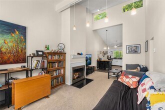 4202 28th Ave SW in Seattle, WA - Building Photo - Building Photo