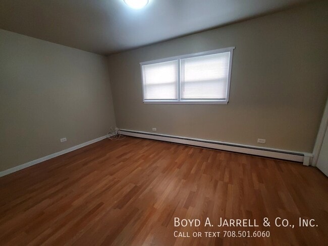 9243 S Stony Island Ave in Chicago, IL - Building Photo - Building Photo