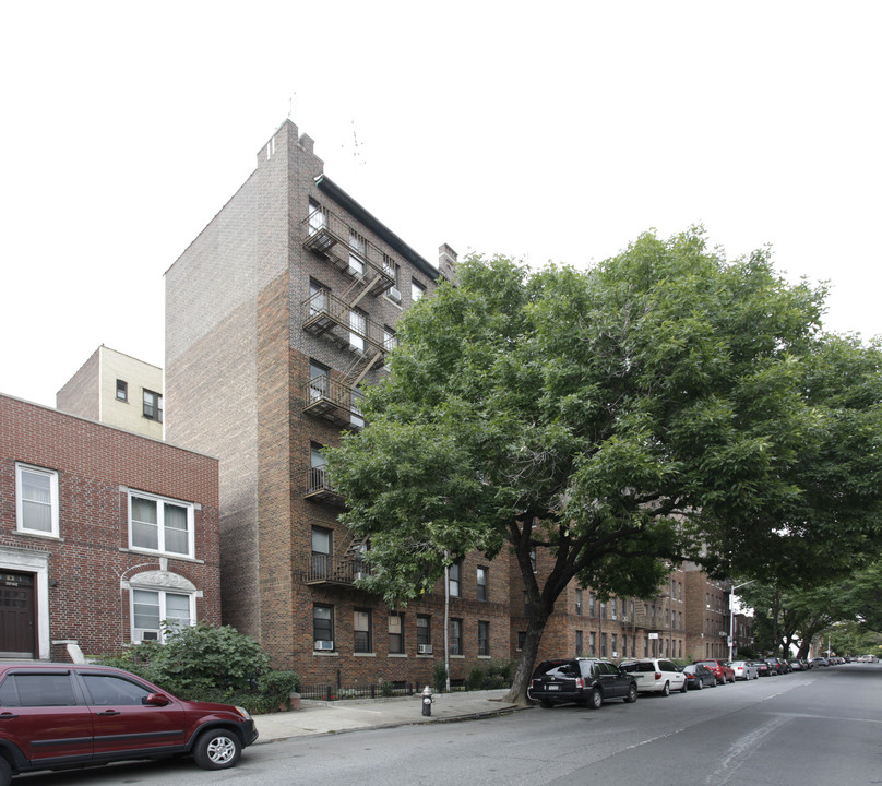 32-52 33rd Street in New York, NY - Foto de edificio