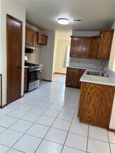 317 S Chanda Ln in Mustang, OK - Building Photo - Building Photo