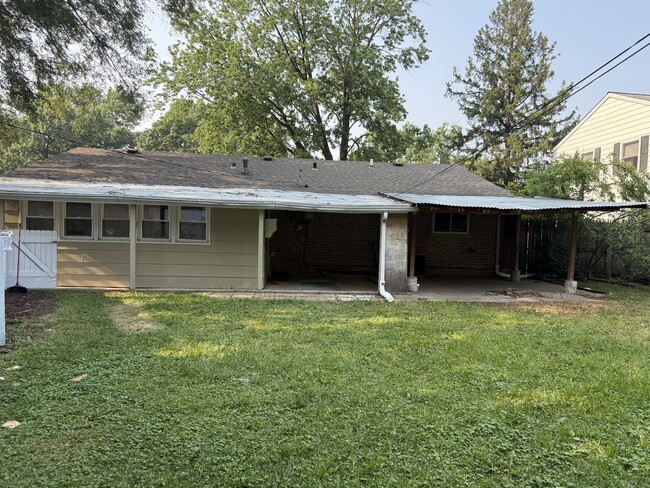 533 Redwood Rd in Bolingbrook, IL - Foto de edificio - Building Photo