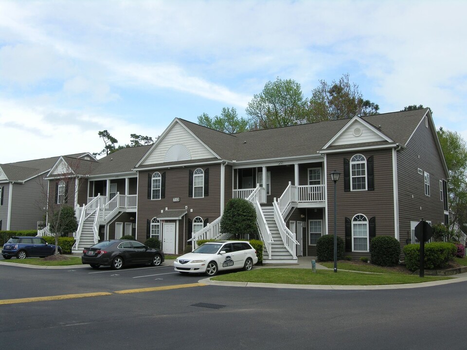 712 Algonquin Dr in Pawleys Island, SC - Foto de edificio