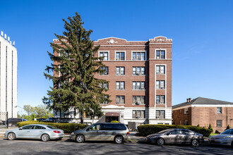 Union Square Apartments in Irvington, NJ - Foto de edificio - Building Photo