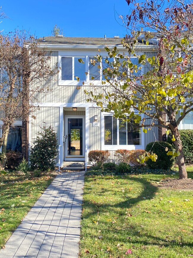 35 Gordon Way Rentals in Princeton, NJ