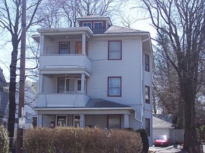 649 New Britain Ave in Hartford, CT - Foto de edificio - Building Photo