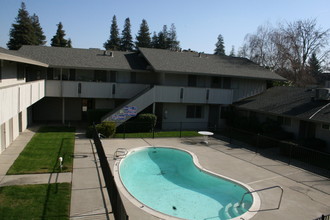 La Espana Apartments in Stockton, CA - Building Photo - Building Photo